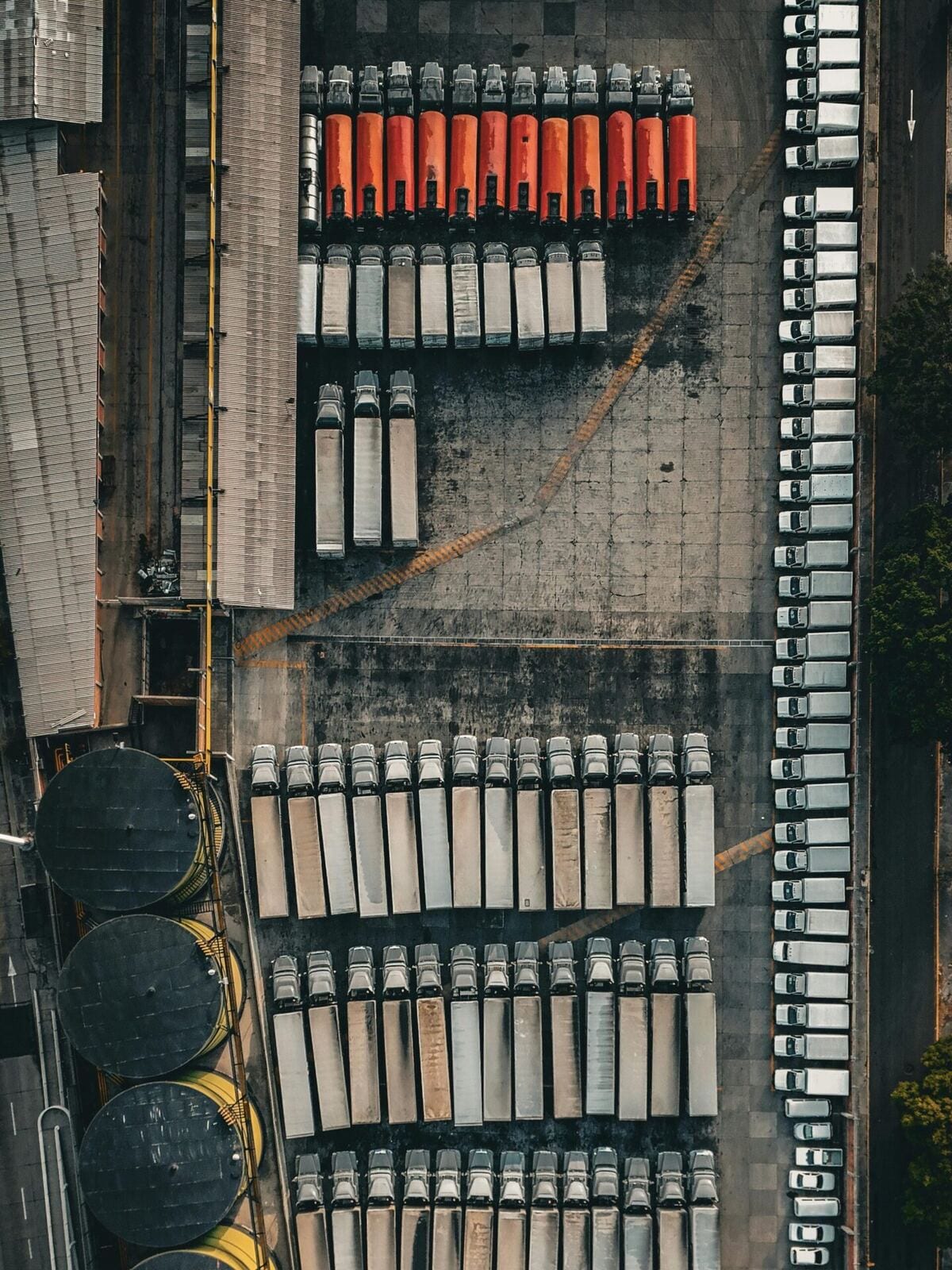 Aerial view of fleet vehicles being tracked with IoT technology